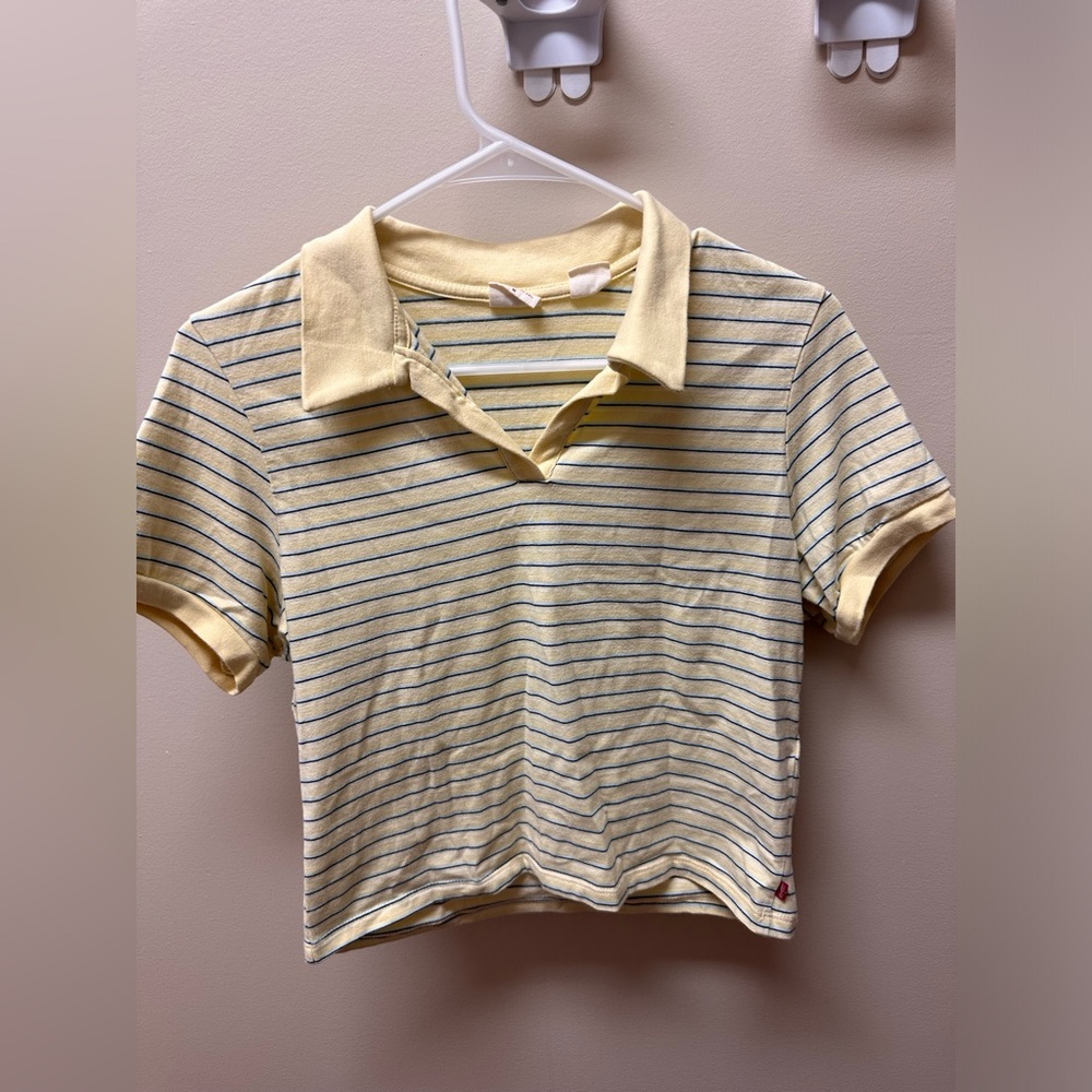 Levi’s crop collared top, sz medium